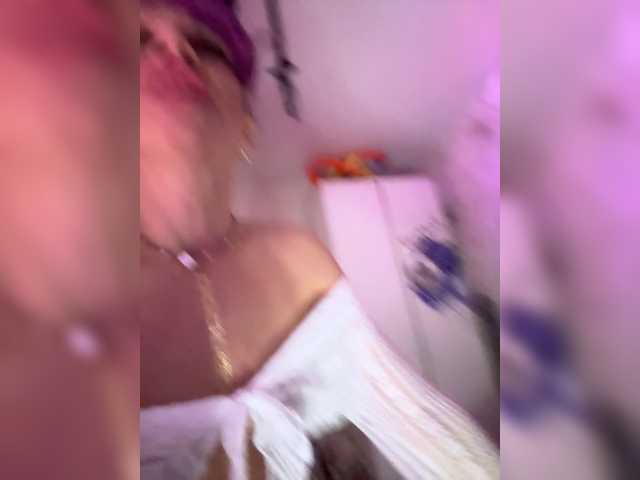 VIP17CoupleDream's BongaCams show and profile