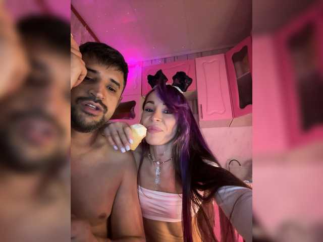 VIP17CoupleDream's BongaCams show and profile