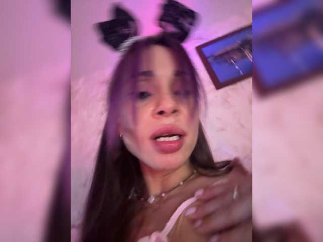 VIP17CoupleDream's BongaCams show and profile