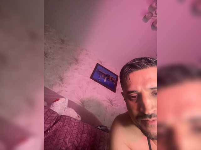 VIP17CoupleDream's BongaCams show and profile