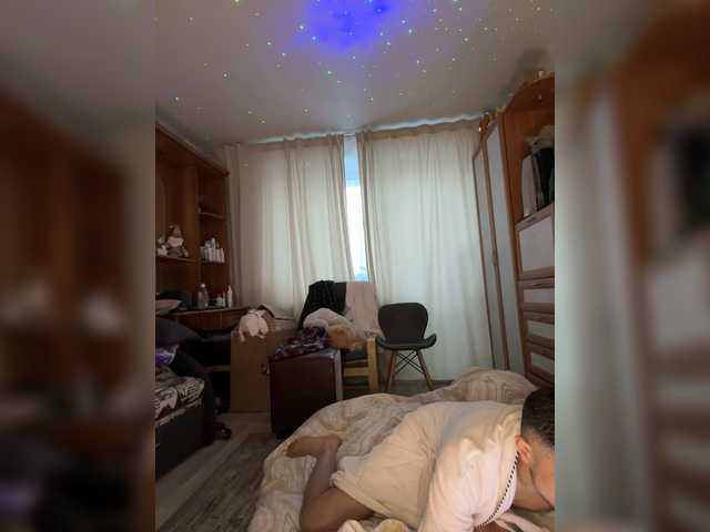 VIP17CoupleDream's BongaCams show and profile