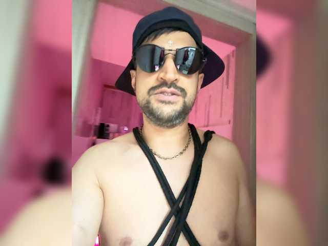 VIP17CoupleDream's BongaCams show and profile