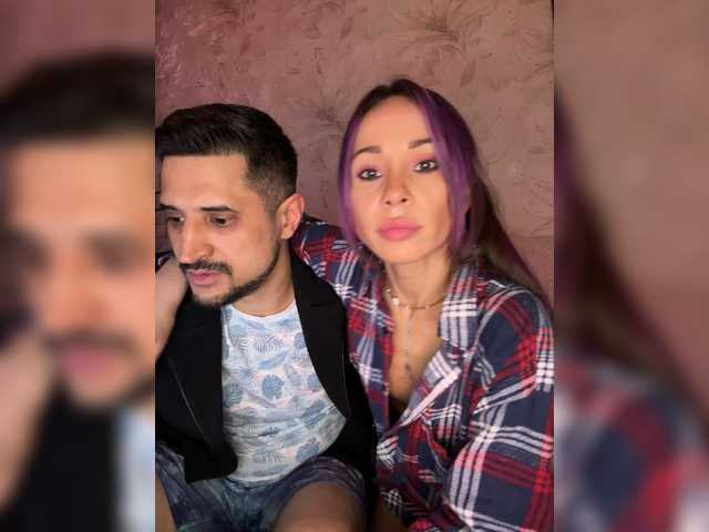 VIP17CoupleDream's BongaCams show and profile