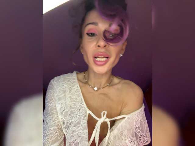 VIP17CoupleDream's BongaCams show and profile