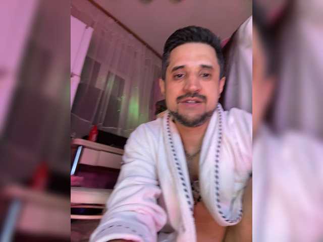 VIP17CoupleDream's BongaCams show and profile