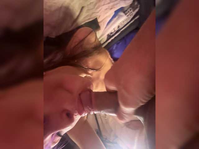 VIP17CoupleDream's BongaCams show and profile