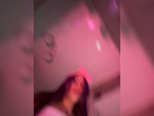 VIP17CoupleDream's BongaCams show and profile