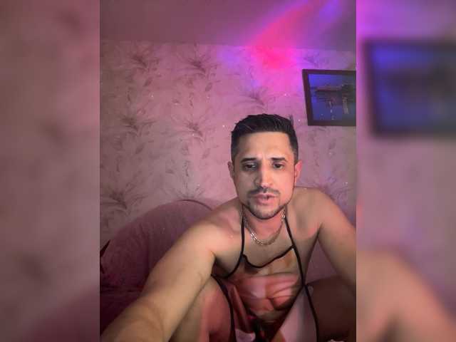 VIP17CoupleDream's BongaCams show and profile