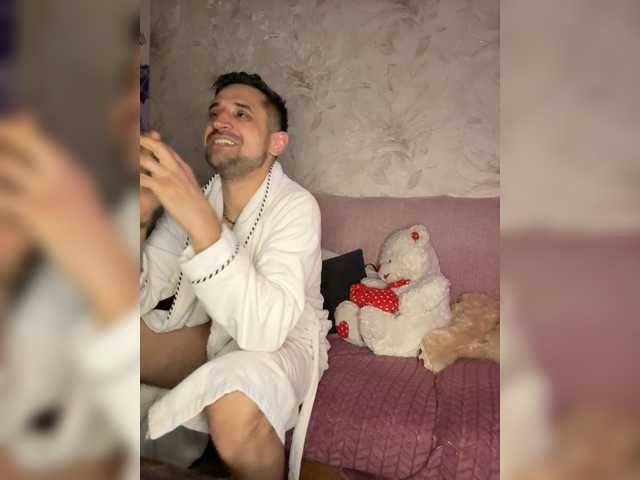 VIP17CoupleDream's BongaCams show and profile