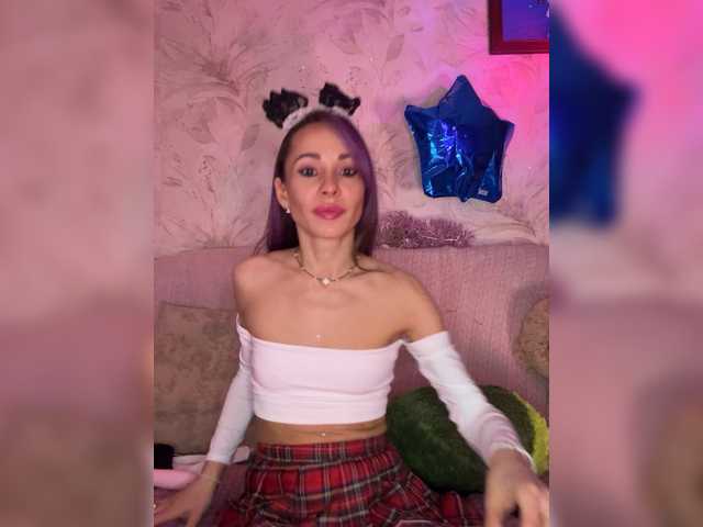 VIP17CoupleDream's BongaCams show and profile