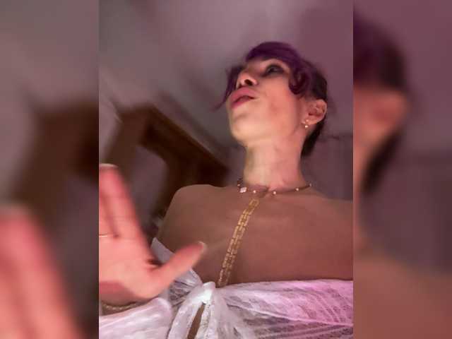 VIP17CoupleDream's BongaCams show and profile