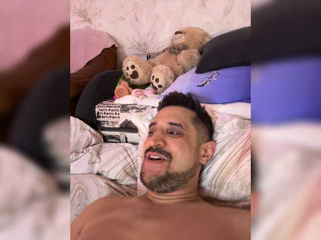 VIP17CoupleDream's BongaCams show and profile