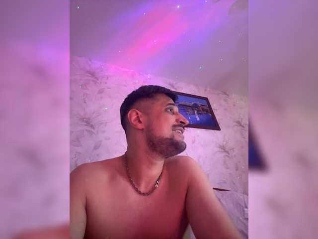 VIP17CoupleDream's BongaCams show and profile