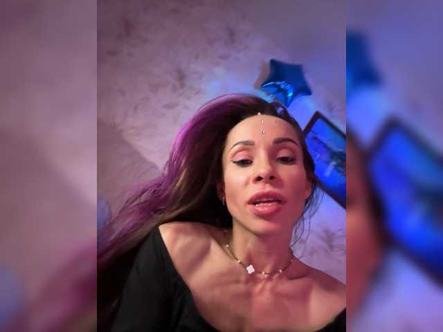 VIP17CoupleDream's BongaCams show and profile