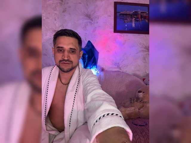 VIP17CoupleDream's BongaCams show and profile