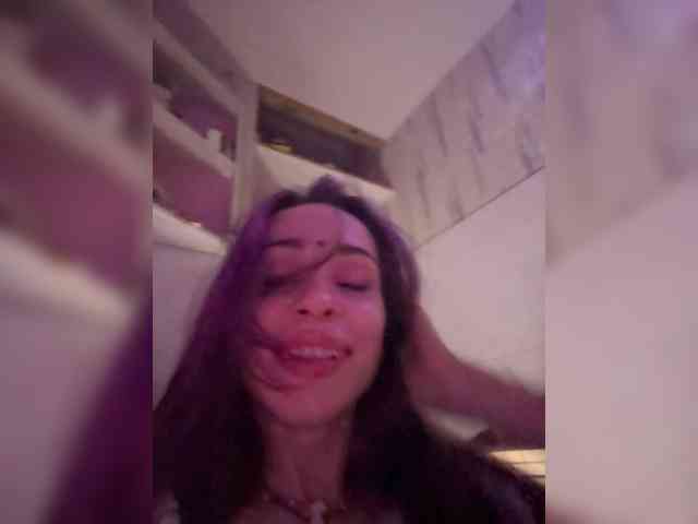 VIP17CoupleDream webcam