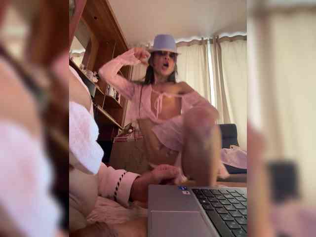 VIP17CoupleDream webcam