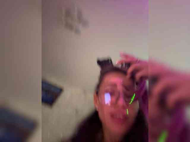 VIP17CoupleDream webcam