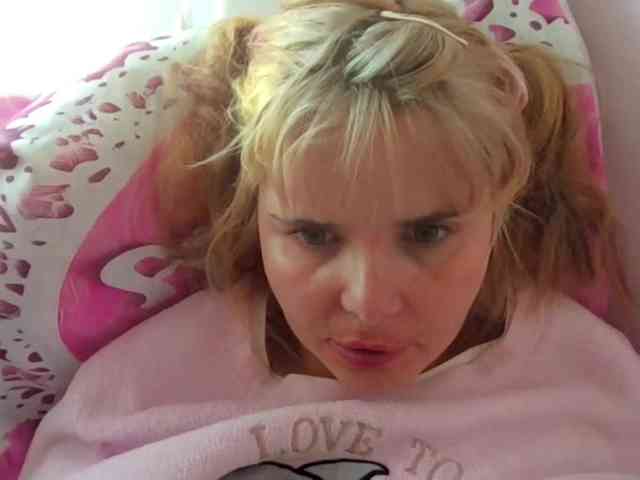 ElenaPleasure webcam