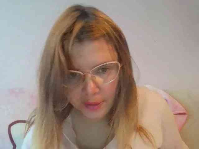 ElenaPleasure webcam