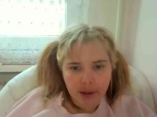 ElenaPleasure webcam