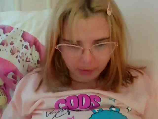 ElenaPleasure webcam