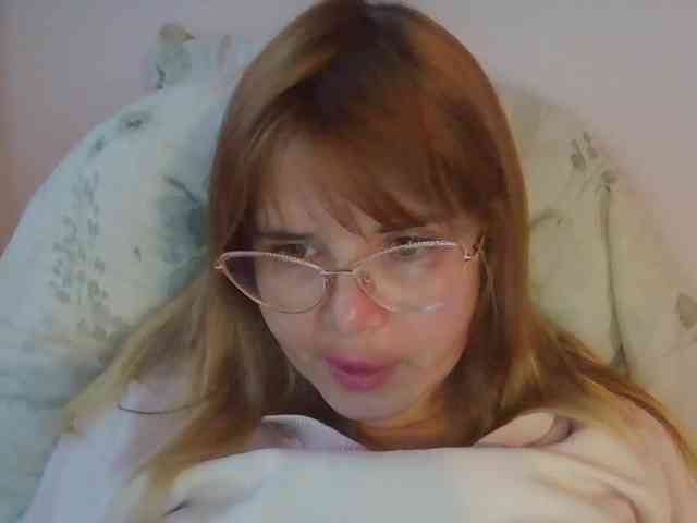 ElenaPleasure webcam