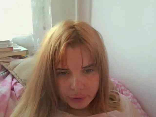 ElenaPleasure webcam