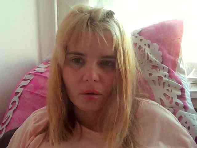 ElenaPleasure webcam