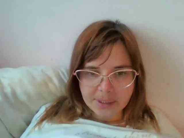 ElenaPleasure webcam