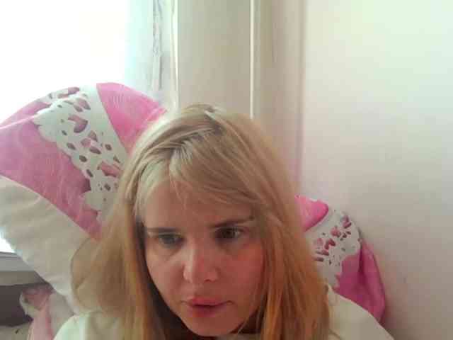 ElenaPleasure webcam