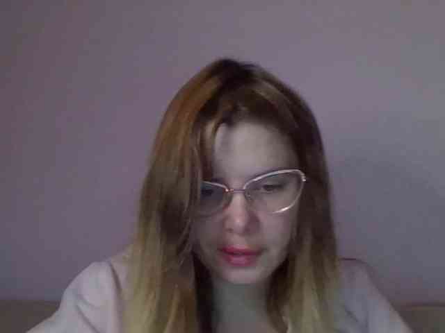 ElenaPleasure webcam