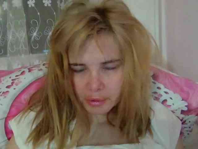 ElenaPleasure webcam