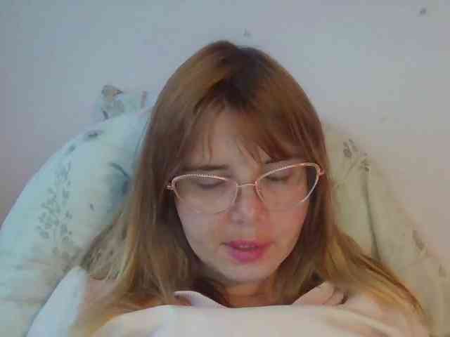 ElenaPleasure webcam