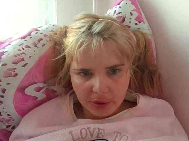 ElenaPleasure webcam