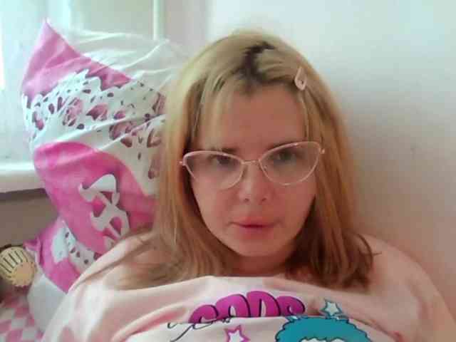 ElenaPleasure webcam