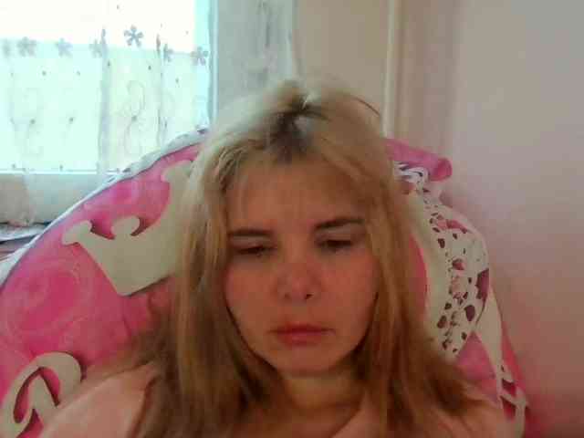 ElenaPleasure webcam