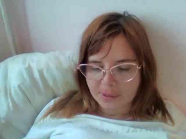 ElenaPleasure webcam