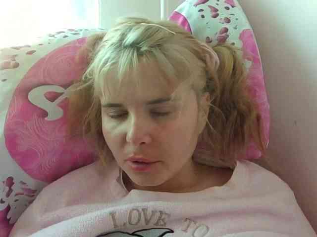 ElenaPleasure webcam