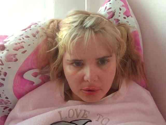 ElenaPleasure webcam