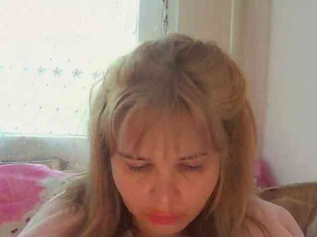 ElenaPleasure webcam