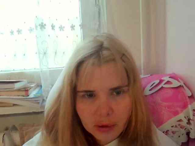 ElenaPleasure webcam