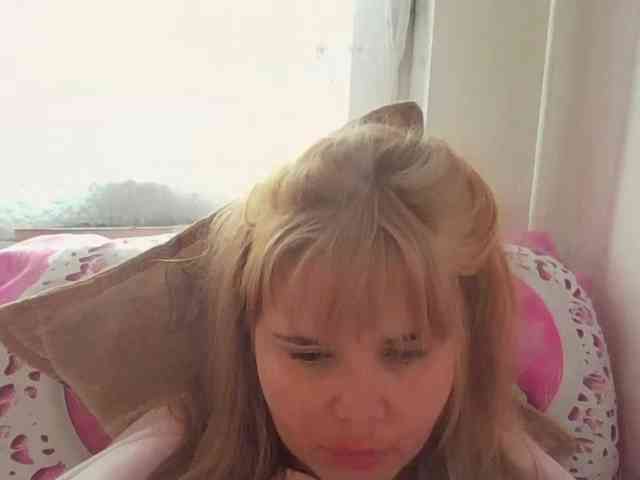 ElenaPleasure webcam