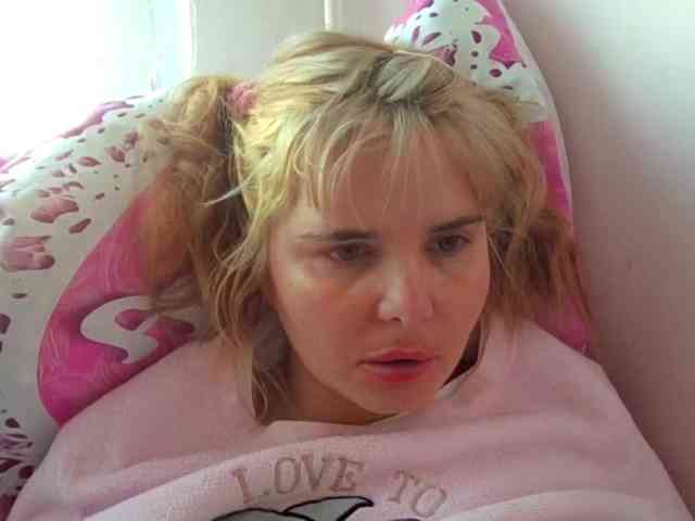 ElenaPleasure webcam