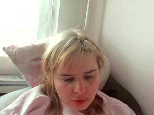 ElenaPleasure webcam