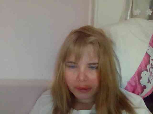 ElenaPleasure webcam