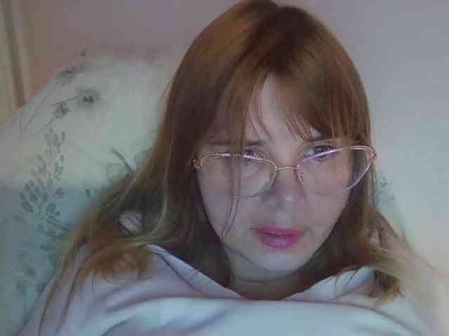 ElenaPleasure webcam