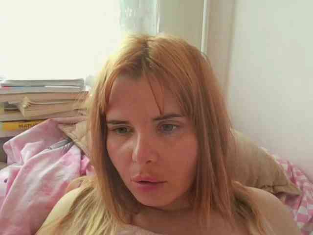 ElenaPleasure webcam