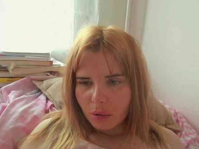 ElenaPleasure webcam