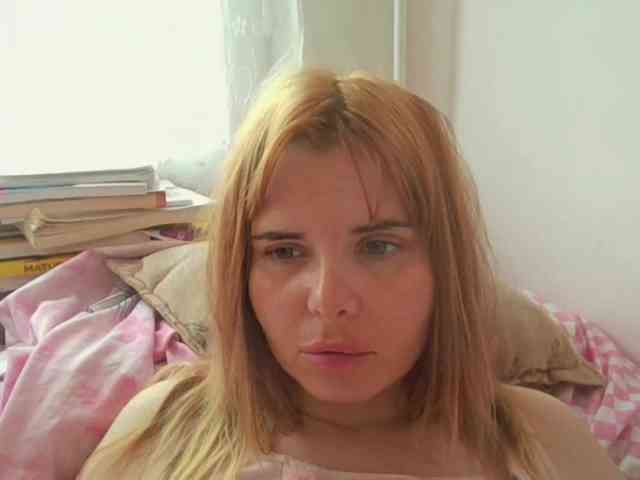 ElenaPleasure webcam